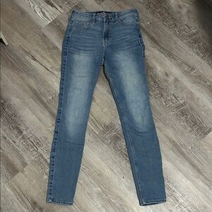 Hollister Women's Light Blue Skinny Jeans